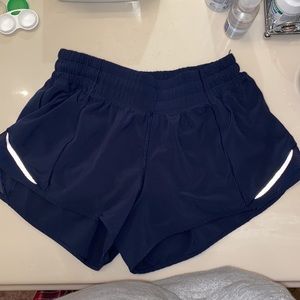Lululemon Hotty Hot shorts 2.5 Navy